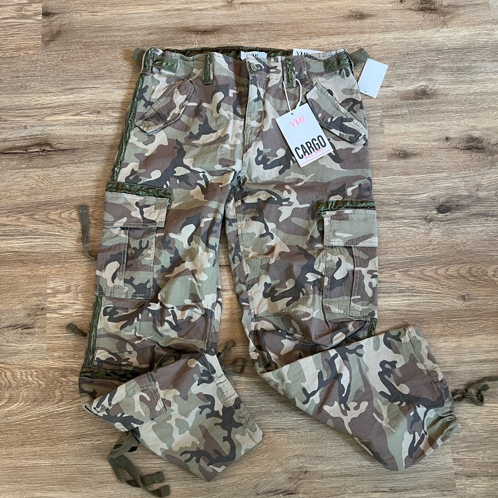 YMI Green and Brown Cargo Pants Relaxed Fit NWT Size 11/30 - Picture 7 of 8